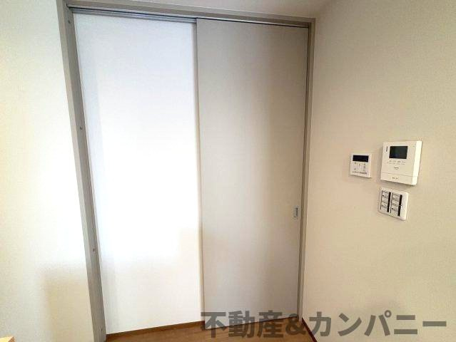 水泥町新築戸建　ONO新築建売のその他|グレーのハイドアです