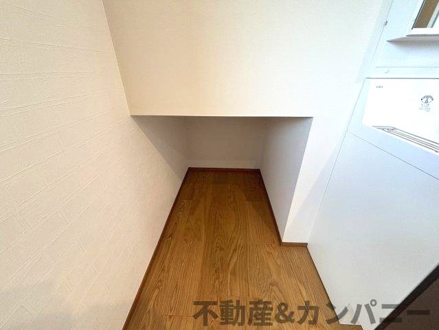 水泥町新築戸建　ONO新築建売のその他|洗面台隣にはちょっとした収納スペースがあります