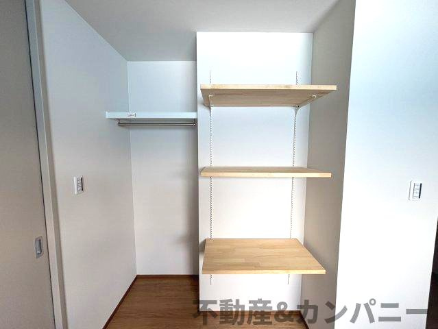 水泥町新築戸建　ONO新築建売の収納|可動棚と収納スペースがあります