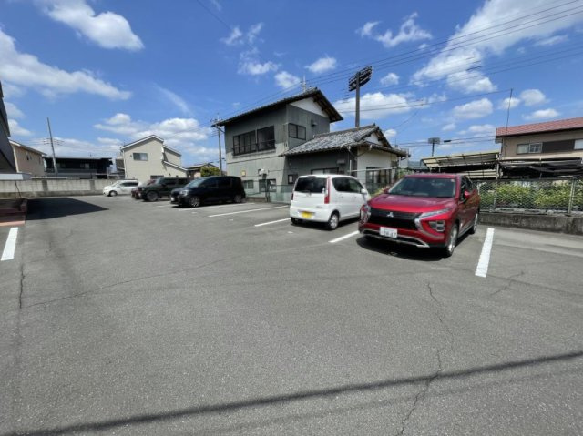第二グランドハイツの駐車場
