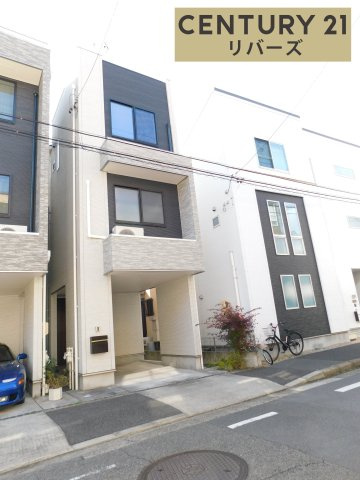 名古屋市中川区八熊２丁目の中古一戸建の前面道路含む現地写真|☆美邸☆　　いつでもご案内出来ます♪（お問合せ当日・平日・水曜・夜間でもＯＫ）　東海道本線「尾頭橋」駅８分！　金山総合駅まで徒歩圏内♪　屋上バルコニー付き♪　駐車１台ＯＫ！　食洗機完備！