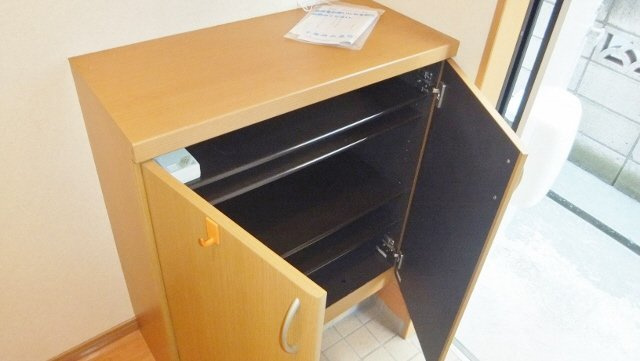 ウエストウッドの玄関|下駄箱完備