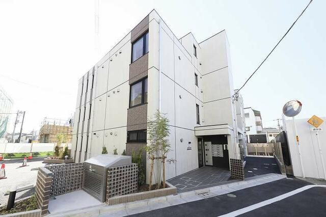 レガシア池袋立教西のエントランス