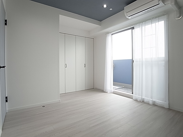 神戸市須磨区戸政町１丁目の賃貸マンションの居間・リビング|リビング室内