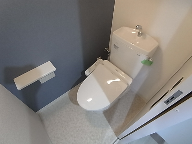 神戸市須磨区戸政町１丁目の賃貸マンションのトイレ|ウォシュレット