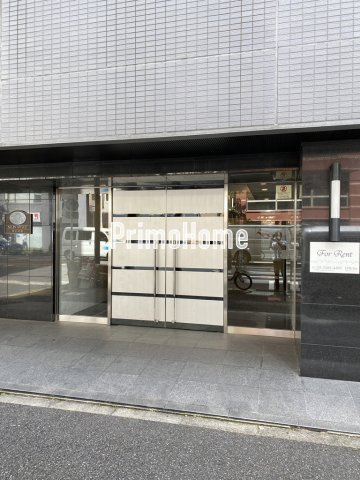 メインステージ神田駅前のエントランス