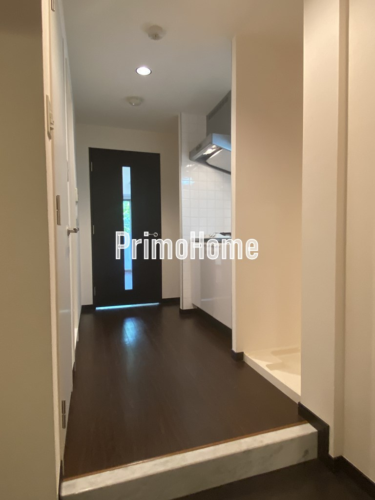 メインステージ神田駅前の玄関