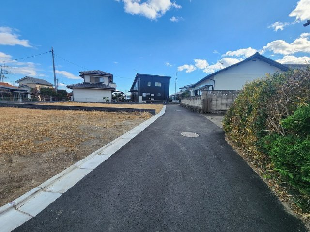 高崎市石原町売地 1号地の前面道路含む現地写真