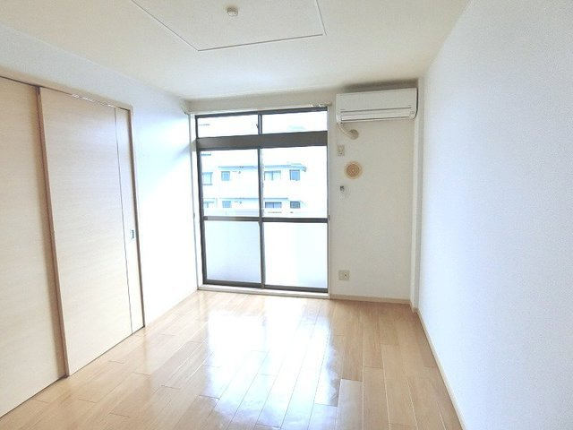 ドリーミー山中Ａの居間・リビング