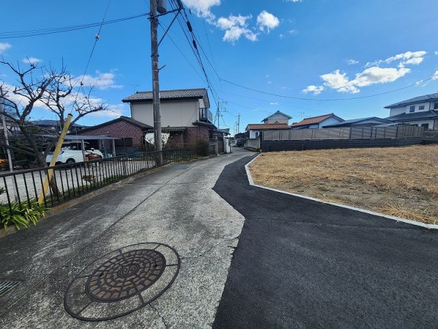 高崎市石原町売地 2号地の前面道路含む現地写真