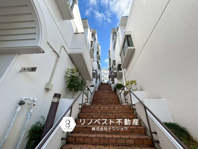 シャルマンコーポ枚岡公園 F棟のその他共用部分|海外を彷彿とさせる共有スペース。
