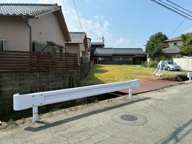 久留米市野中町1345‐１の前面道路含む現地写真
