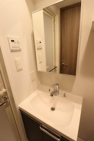 ＧＥＮＯＶＩＡ横浜石川町の洗面所