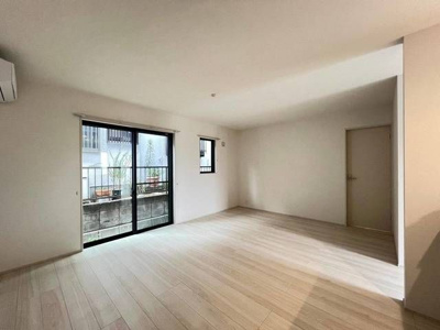 【居間・リビング】 | Ｓｕｍａｉ－ｔｏ四街道市鹿渡０１