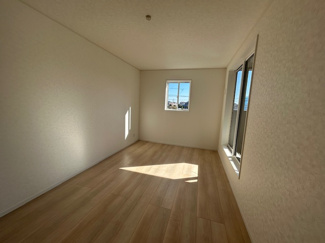 【洋室】 | 羽島市上中町長間新築建売全3棟！住宅ローンの月々のご返済5万円台！お車並列3台可能！ | 羽島市上中町長間新築建売全3棟！住宅ローンの月々のご返済5万円台！お車並列3台可能！