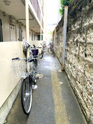 サニーヒルズ松原のその他共用部分|駐輪スペースです。