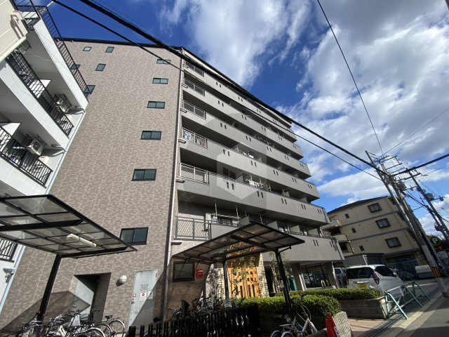 リュミエールイーストの外観
