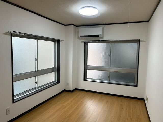 遠藤ビルの居間・リビング