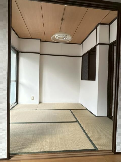 遠藤ビルの和室