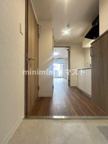 JJ　RESIDENCE　NISHIKUJOの玄関