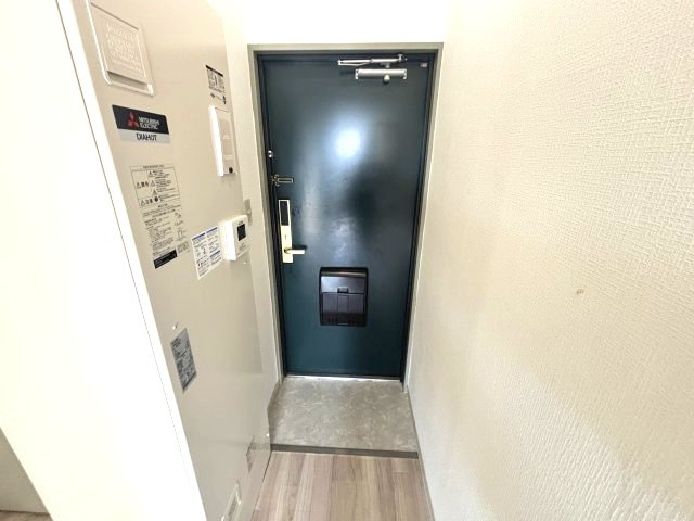 ウィステリア青木の玄関