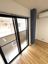 おしゃれなアクセントクロス採用