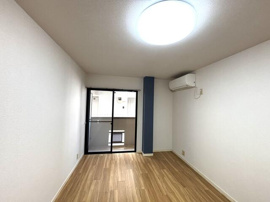 床はフロアータイルで清潔