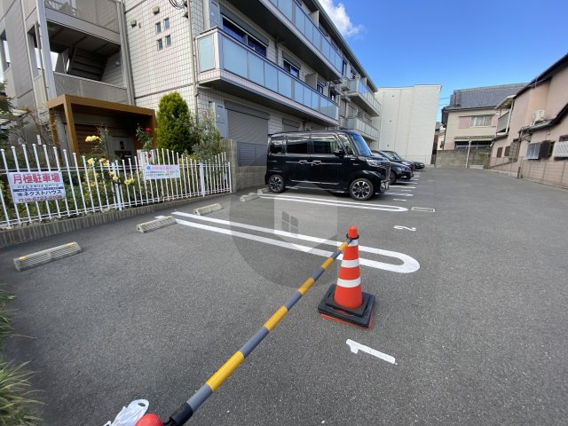 ハイムユカリナグリーンの駐車場