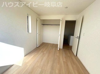 【洋室】 | 羽島市上中町長間新築建売全3棟！住宅ローンの月々のご返済5万円台！お車並列3台可能！ | 羽島市上中町長間新築建売全3棟！住宅ローンの月々のご返済5万円台！お車並列3台可能！