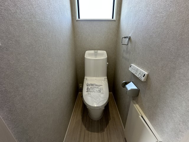 明石市松が丘1丁目新築戸建1号棟のトイレ