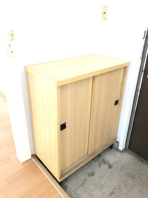 座間コーポの玄関