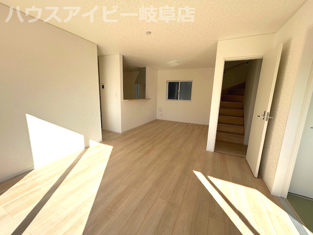 【居間・リビング】の画像