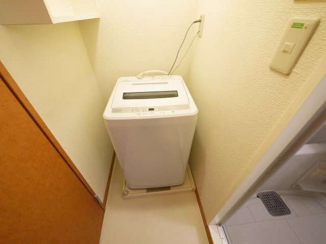 レオパレスインフォレスタⅡの設備|洗濯機です