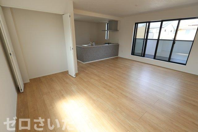 《仲介手数料無料》桜区田島１丁目4-1新築一戸建てケイアイグレースの居間・リビング|LDK19帖