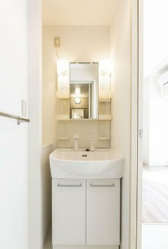 【独立洗面台】 | コンフォリア新中野Ⅱ | 嬉しい独立洗面台付き。