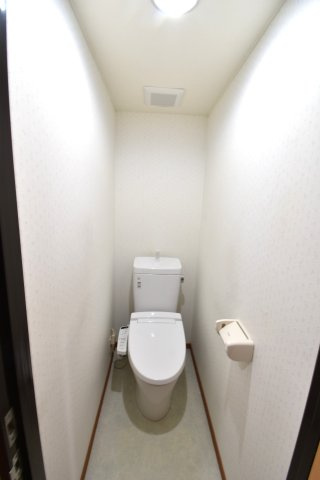 ひたちなか市西大島１丁目の中古マンションのトイレ|毎日使う空間と機能だから、いつまでも清潔なスペースであってほしいのがトイレです。
