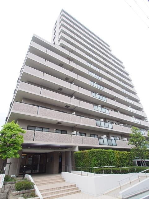 メイツ南千里の外観