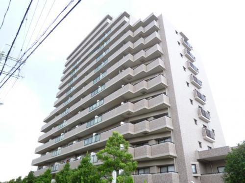 メイツ南千里の外観
