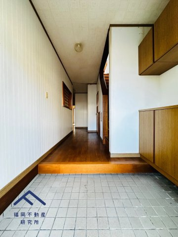 東区西戸崎３丁目　戸建ての玄関