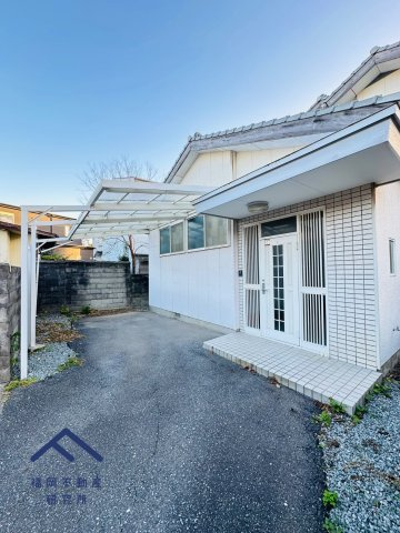 東区西戸崎３丁目　戸建ての駐車場