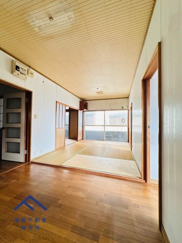 東区西戸崎３丁目　戸建ての居間・リビング