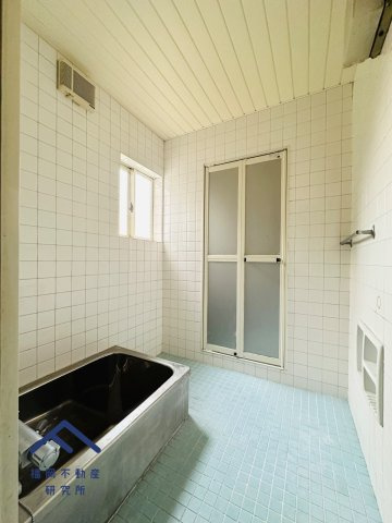 東区西戸崎３丁目　戸建ての浴室