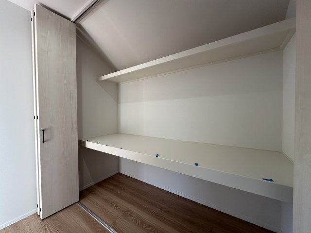 明石市松が丘1丁目新築戸建2号棟の収納