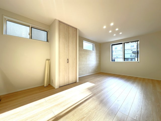 明石市松が丘1丁目新築戸建2号棟の居間・リビング