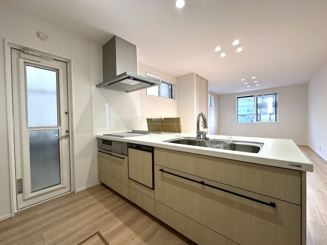 明石市松が丘1丁目新築戸建2号棟のキッチン