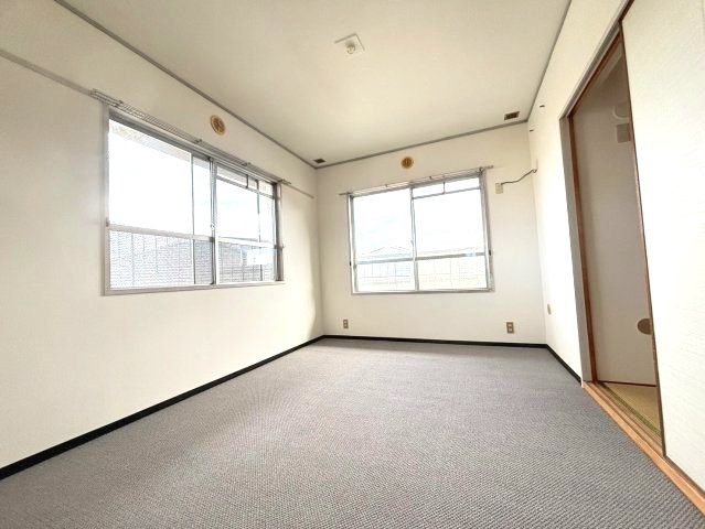 藤井寺ガーデンハイツの洋室