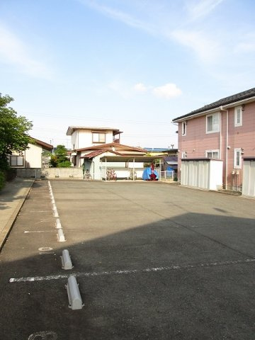 サンシャインヒルズＣの駐車場|駐車場