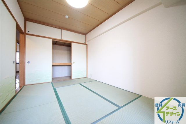プラザハイツ二ツ屋F棟の和室