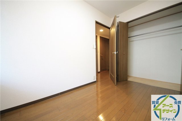 プラザハイツ二ツ屋F棟の寝室