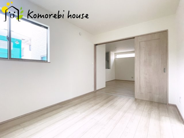 さいたま市見沼区東大宮6丁目48番　新築一戸建て　ハートフルタウン　Aの洋室|落ち着いた色調の洋室です